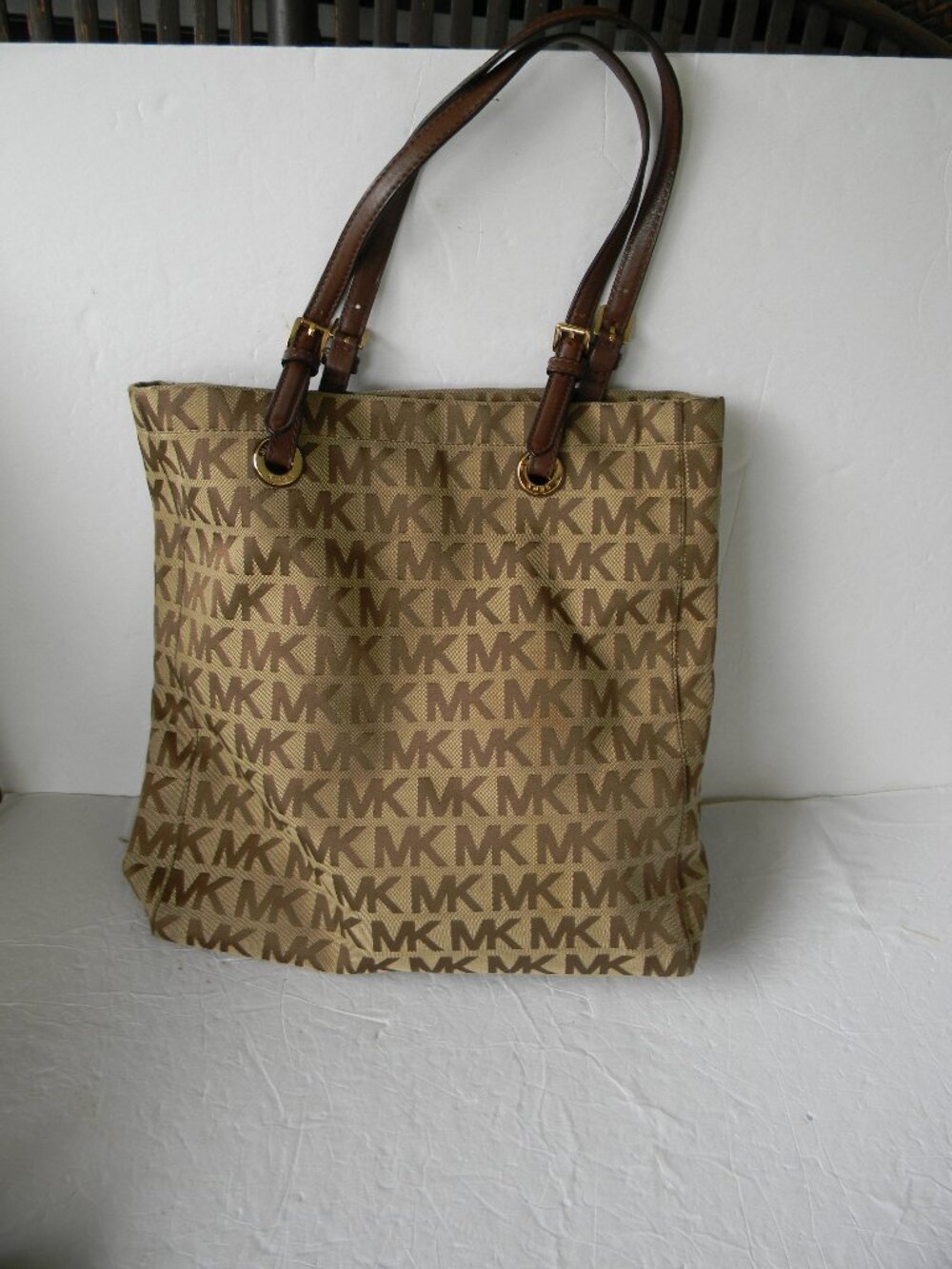MICHAEL KORS N/S LARGE JET SET CANVAS TOTE W/DARK BROWN LEATHER TRIM